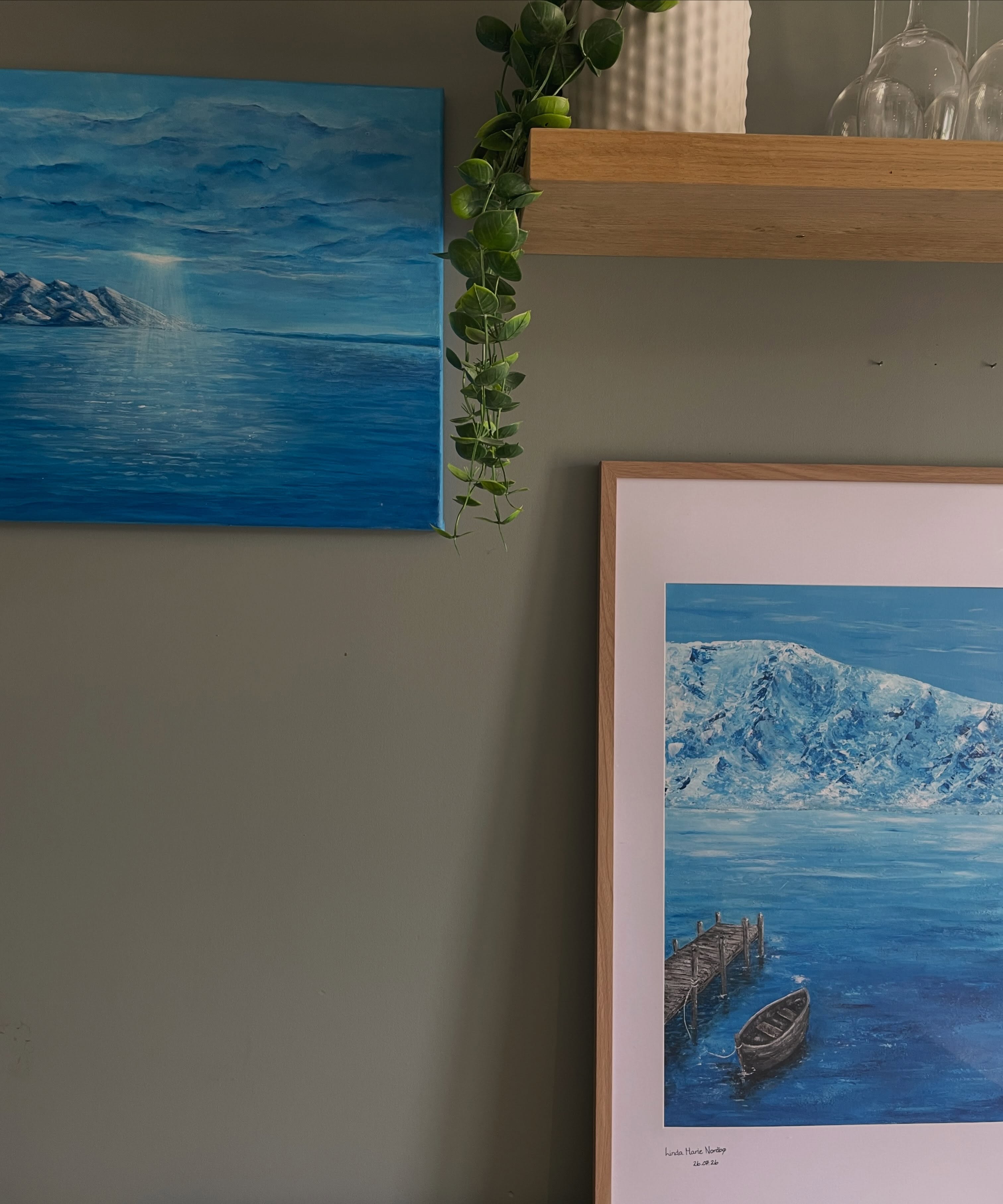 Detalj av det solgte fjellmotivet i atelieret
